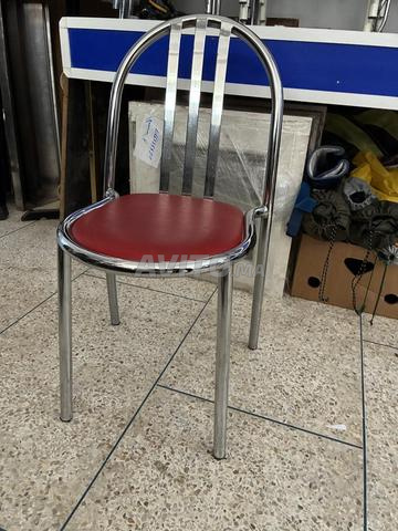 Chaises empilables - 2