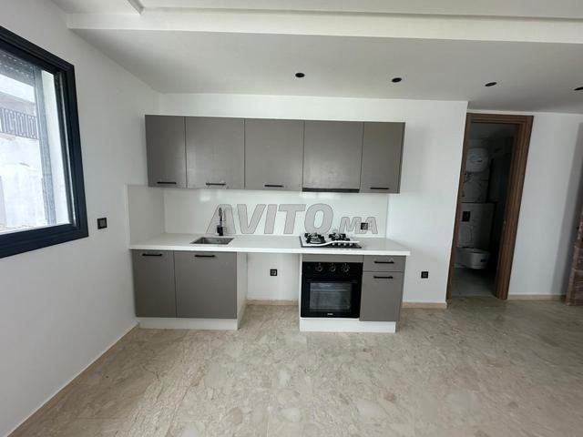 Studio à louer vide quartier des hôpitaux - 2