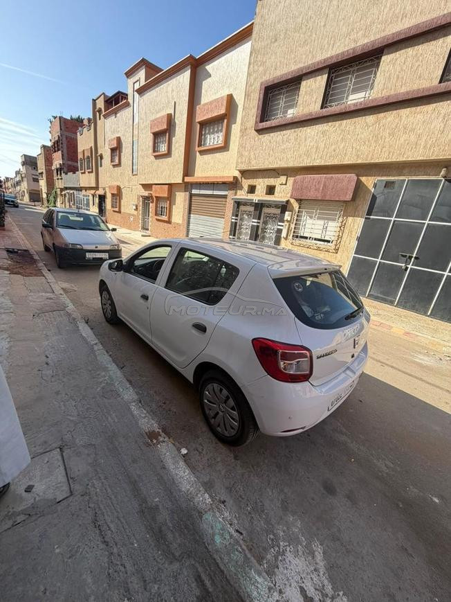 je met en vente dacia sandero M2016