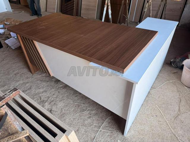 Mobilier bureau comptoir et table de réunion - 2
