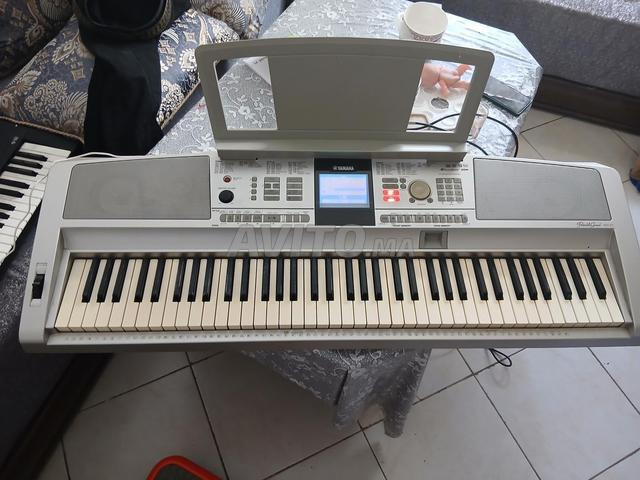 Piano Yamaha DGX 305