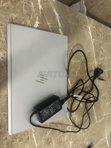 PC tactile propre avec chargeur, original