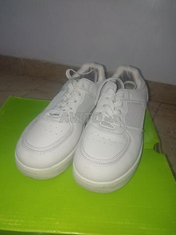 Paire de chaussures neuves - 2