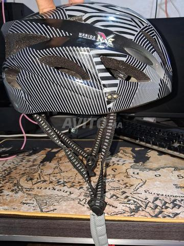 Casque vélo, qui le souhaite est le bienvenu, avec sa boîte d'origine. - 2