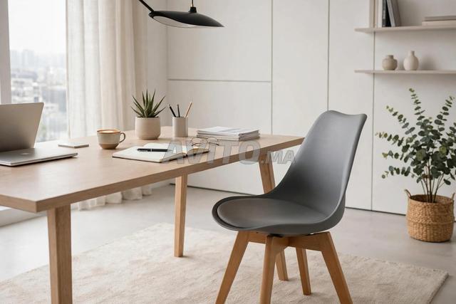 Chaise moderne - 2
