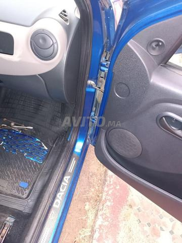 Voiture Dacia Sandero, reste propre, tout fonctionne - 2