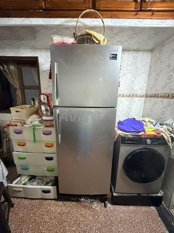 Réfrigérateur Samsung avec congélateur en très bon état