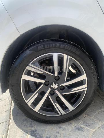 Peugeot 208 Diesel Automatique 2023 à Tanger - 2