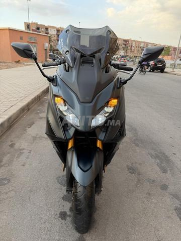 À VENDRE – YAMAHA TMAX 560 TECH MAX 2023