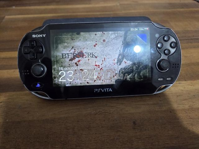 Sony PS Vita OLED flashée 64Go avec chargeur - 2