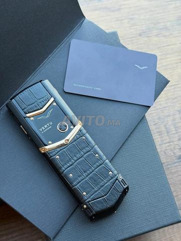 Téléphone Vertu fabriqué au Royaume-Uni - 2