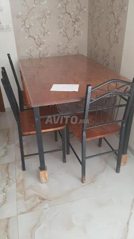 Table avec 3 chaises