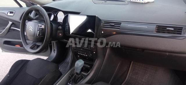 Je mets en vente une Citroën C5 modèle 2011 en excellent état - 2