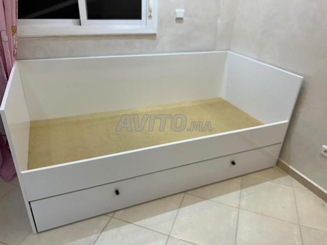 Lit une place, livraison disponible - 2