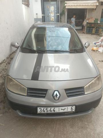 Voiture Renault, quartier Cité Kessouita