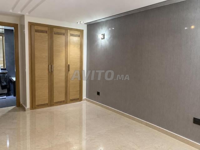 Coquette appartement vide 3 chambres et salon