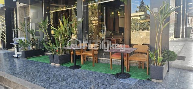 Local commercial de 230 m² à Casablanca - 2