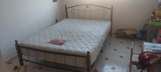 Je mets en vente un lit avec matelas