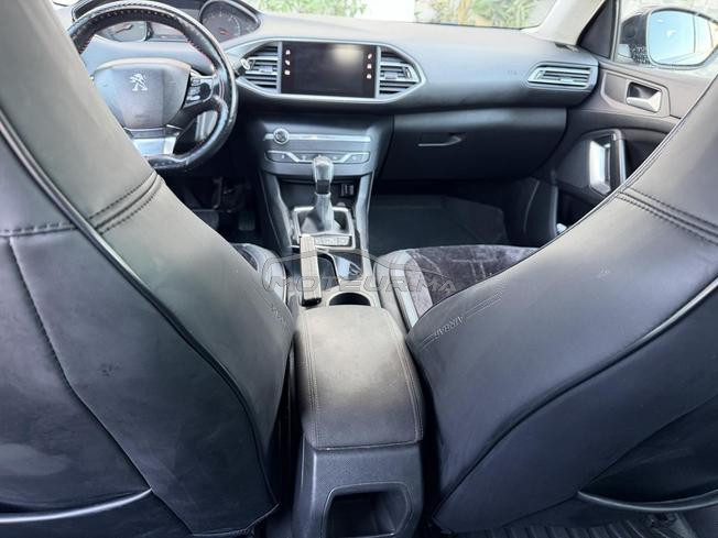 Peugeot 308 model 2018 automatique