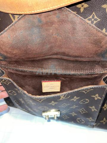 Sac bandoulière LOUIS VUITTON Metis hobo marron - 2