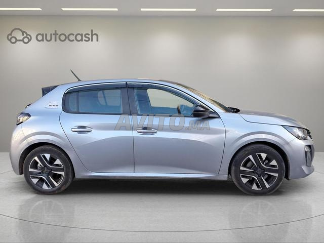 2453 - Peugeot 208 2024 expertisée avec financement - 2