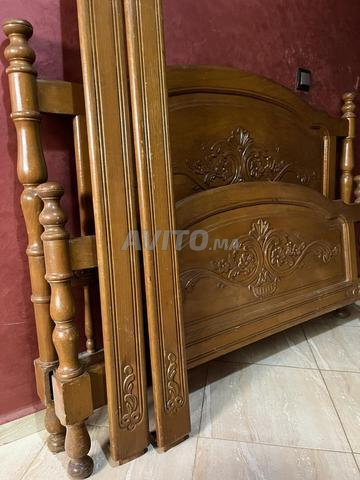 Chambre à coucher en bois et 3 coiffeuses