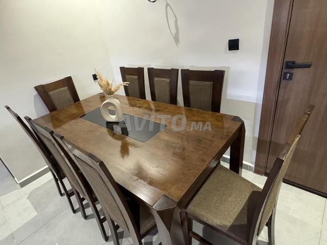 Salle à manger à vendre en très bon état