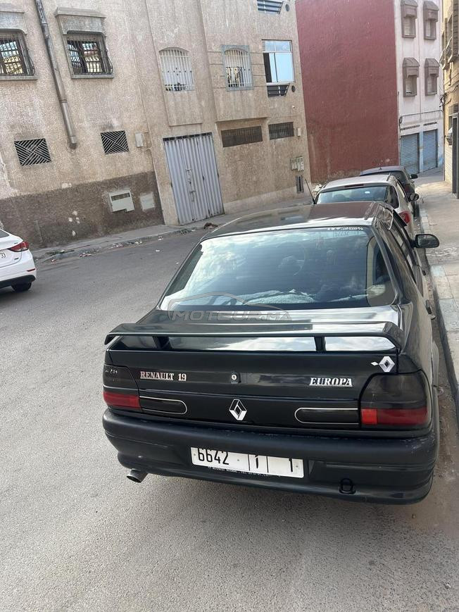 Renault R19 Essence Manuelle 2000 à Agadir