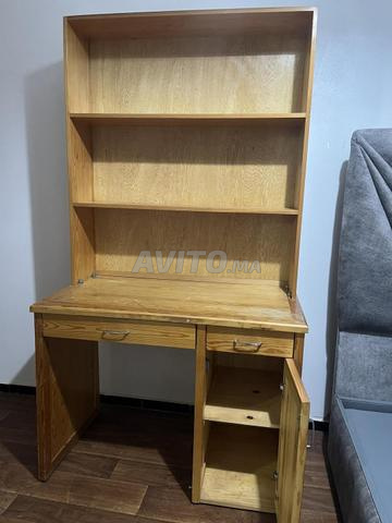 Bureau en bois avec bibliothèque intégrée - 2
