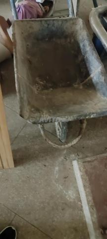 2 brouettes de chantier - 2