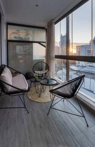 GRAND STUDIO MEUBLÉ AVEC TERRASSE À LOUER À CFC - 2