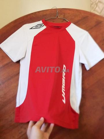T-shirt Umbro Lisez la description - 2