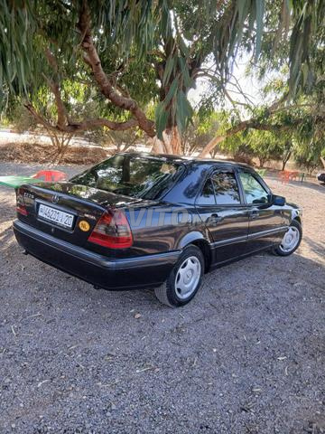 Mercedes-Benz 220 Diesel Manuelle 1997 à Oujda