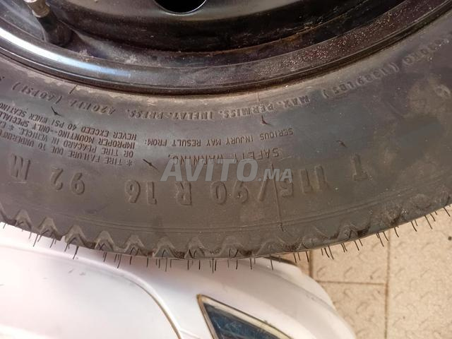 إطار احتياطي BMW تويوتا رينو - 2