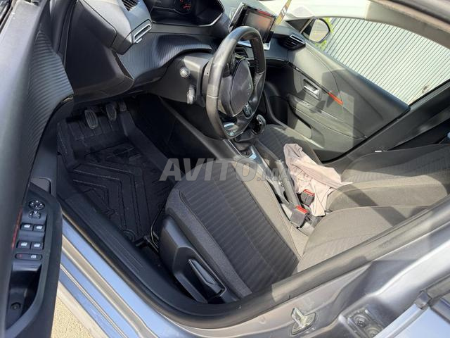 Peugeot 208 toutes options modèle 2023 - 2