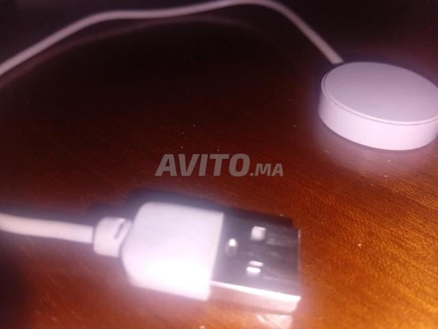 Chargeur de montre connectée, fonctionne et très bon prix