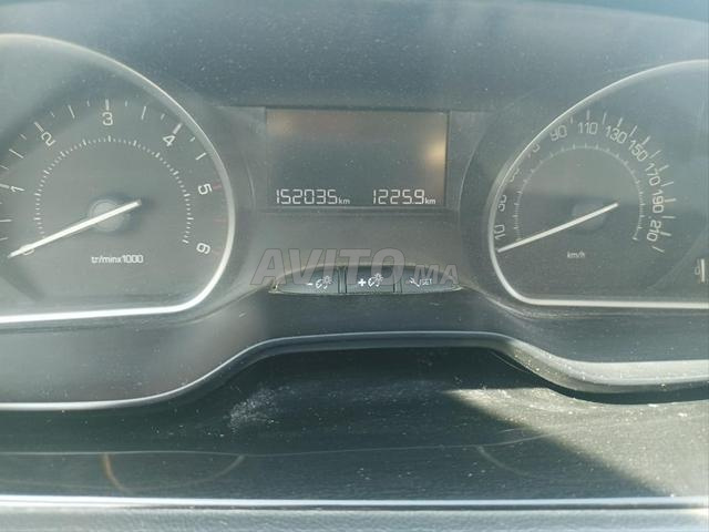 Peugeot 208 Diesel Manuelle 2018 à Safi - 2