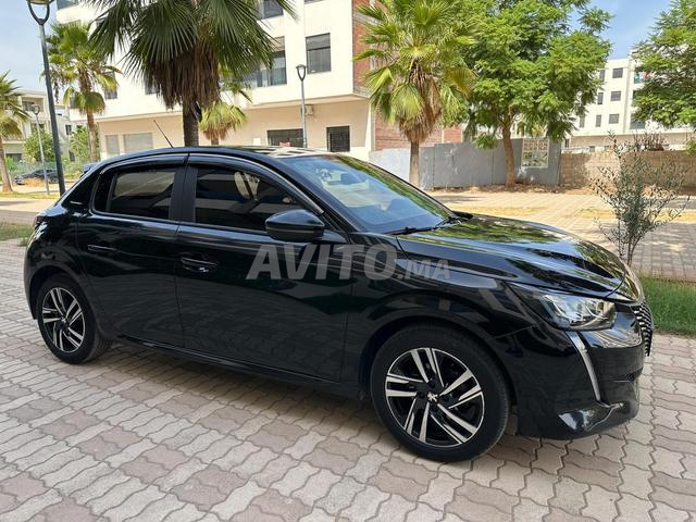 Peugeot 208 Diesel Manuelle 2023 à Fès - 2