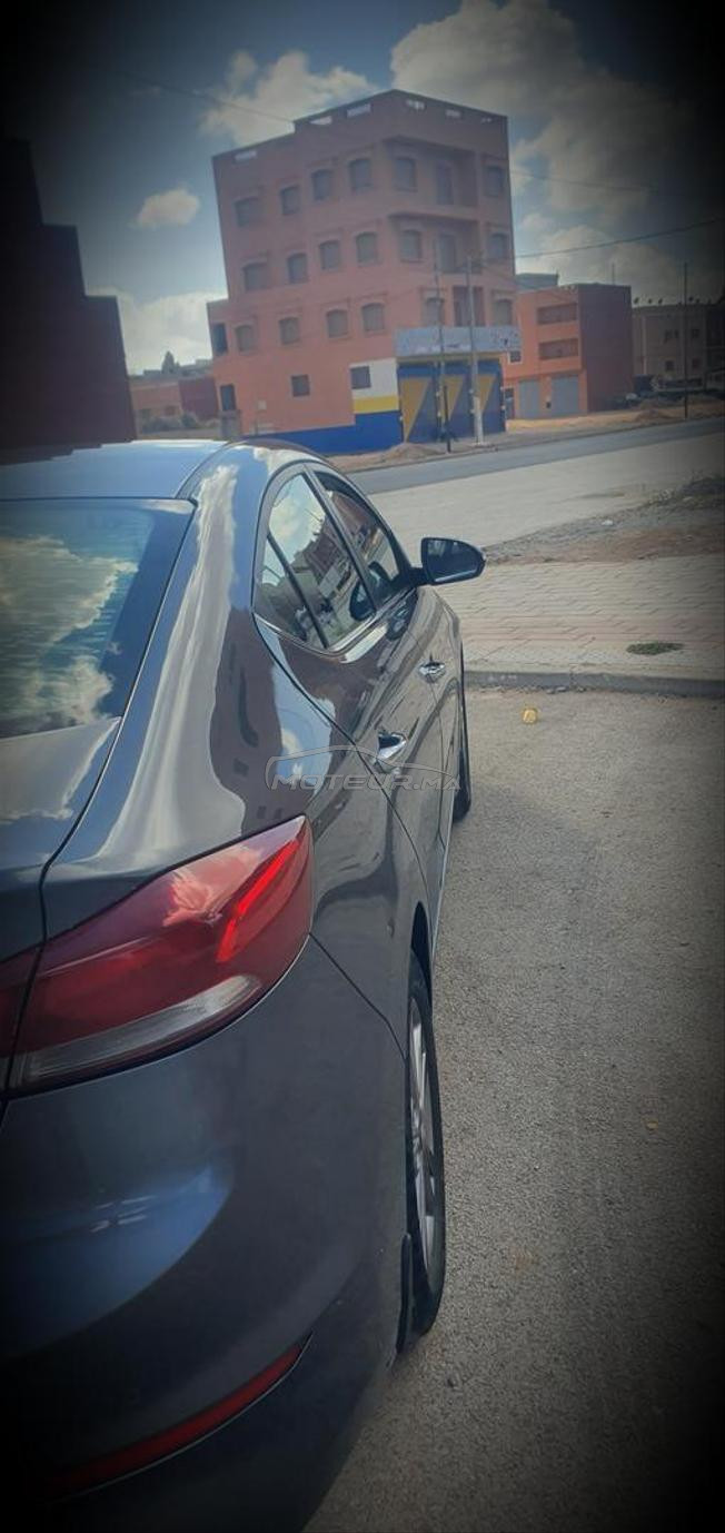 هيونداي إلنترا