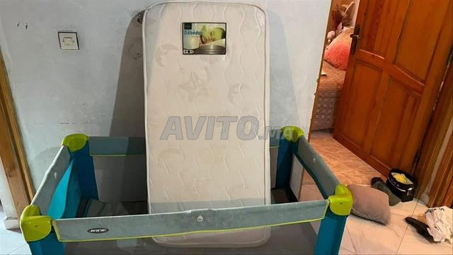 Lit bébé avec matelas