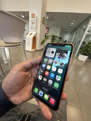 iPhone 11 design 17 pro 128/88 état - 2