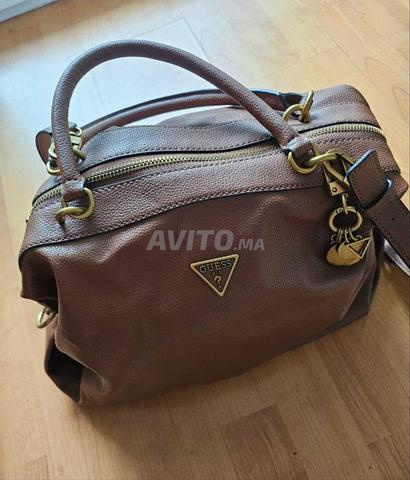 Magnifique sac GUESS à vendre - 2
