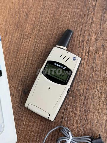 Sony Ericsson t28s - 2