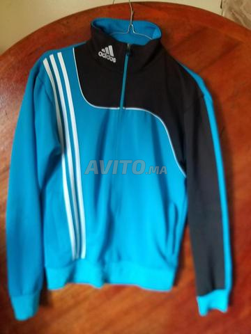 Manchette Adidas noir et bleu en excellent état - 2