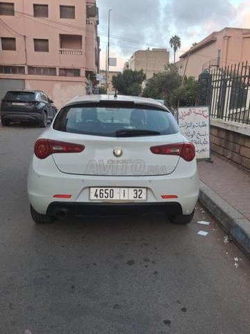 سيارة نقية جداً - 2