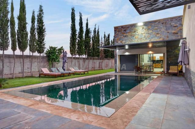 Chic Villa Équipée 5 suites piscine chauffante
