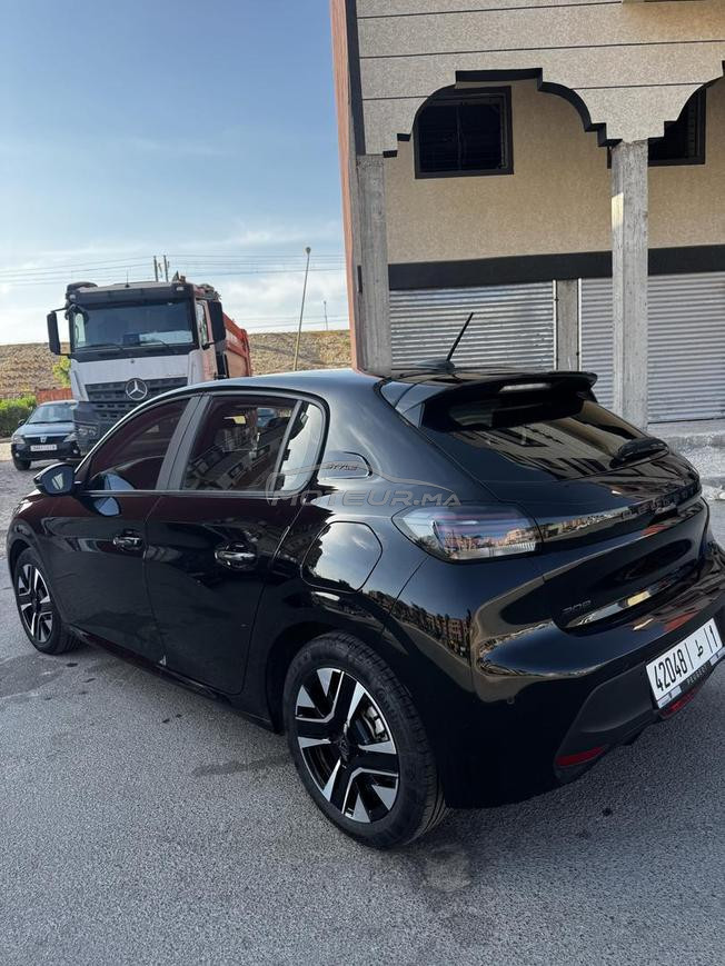 Peugeot 208 Style 2025 – Première main – État neuf