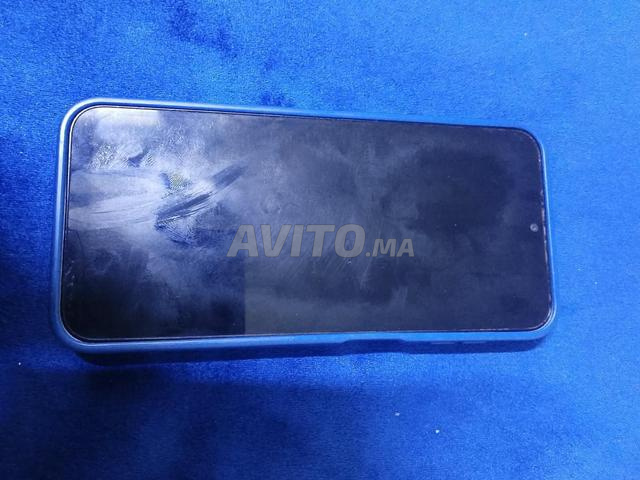 Téléphone Samsung état neuf négociable - 2