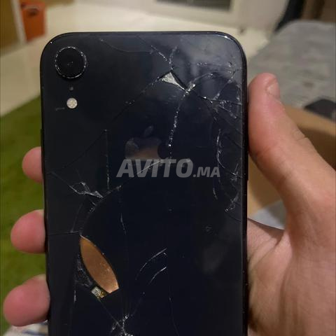 iPhone XR 77 état batterie 64gb - 2
