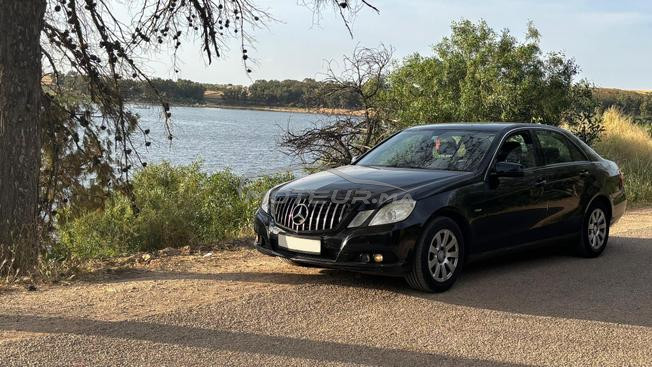 Mercedes-Benz 220 Diesel Automatique 2010 à Rabat